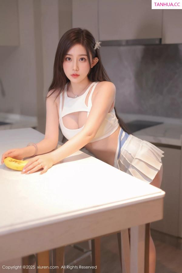   [XiuRen]高清写真图 2025.05.09 No.10254 奶油猫呀 白色短裙第22张图片